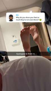 Grace Charis feet photo thumbnail