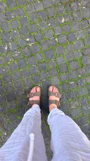 Grace Charis feet photo thumbnail