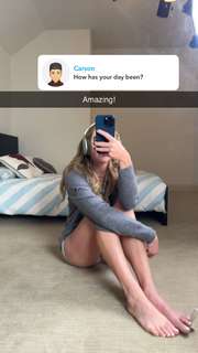 Grace Charis feet photo thumbnail