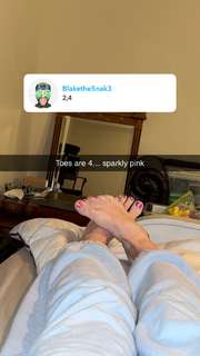 Grace Charis feet photo thumbnail