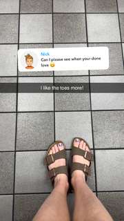 Grace Charis feet photo thumbnail