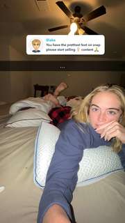 Grace Charis feet photo thumbnail