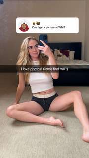 Grace Charis feet photo thumbnail