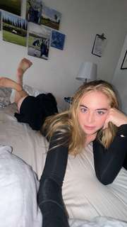 Grace Charis feet photo thumbnail