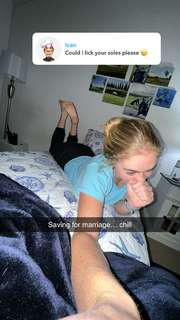 Grace Charis feet photo thumbnail