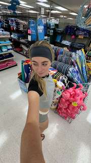 Grace Charis feet photo thumbnail