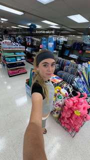 Grace Charis feet photo thumbnail