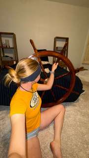 Grace Charis feet photo thumbnail