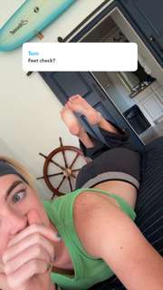 Grace Charis feet photo thumbnail