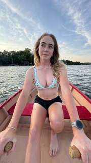 Grace Charis feet photo thumbnail