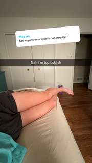 Grace Charis feet photo thumbnail