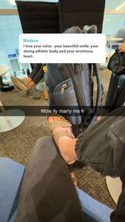 Grace Charis feet photo thumbnail