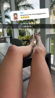 Grace Charis feet photo thumbnail