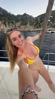 Grace Charis feet photo thumbnail