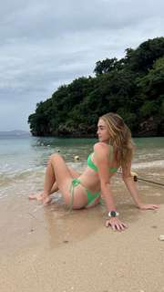 Grace Charis feet photo thumbnail