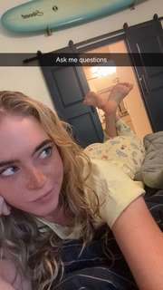 Grace Charis feet photo thumbnail