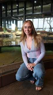 Grace Charis feet photo thumbnail