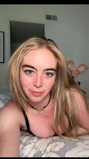Grace Charis feet photo thumbnail