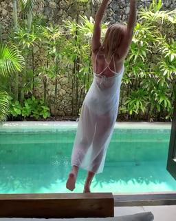 Grace Chatto feet photo 9