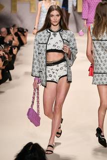 Grace Elizabeth feet photo 15