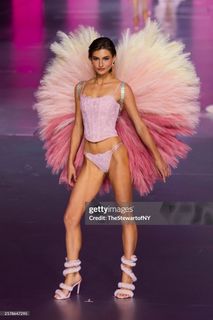 Grace Elizabeth feet photo 17