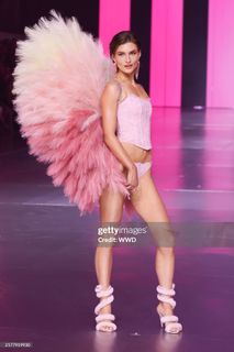 Grace Elizabeth feet photo 15