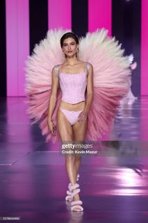 Grace Elizabeth feet photo 12