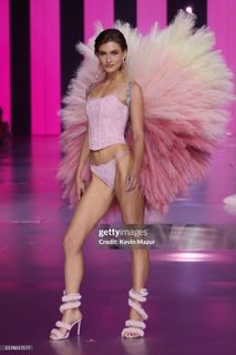 Grace Elizabeth feet photo 11