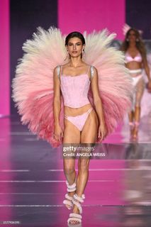 Grace Elizabeth feet photo 9
