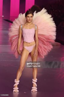 Grace Elizabeth feet photo 7