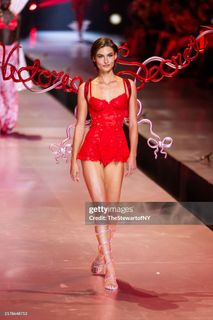 Grace Elizabeth feet photo 5