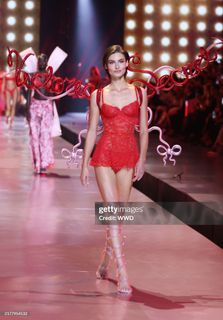 Grace Elizabeth feet photo 4