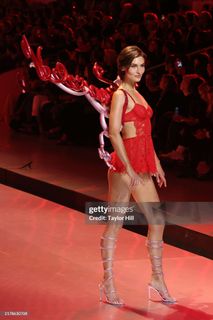 Grace Elizabeth feet photo 1