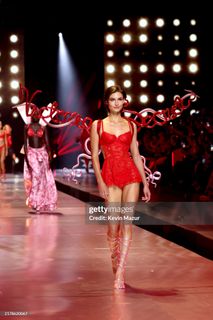 Grace Elizabeth feet photo 18