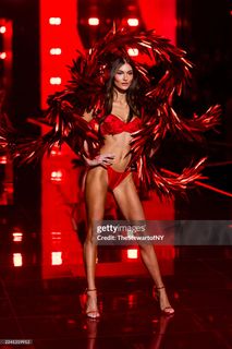 Grace Elizabeth feet photo 5