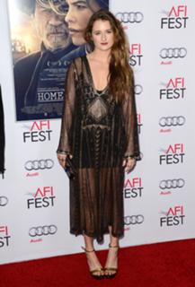 Grace Gummer feet photo 15