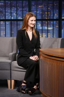 Grace Gummer feet photo 4