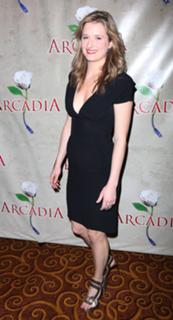 Grace Gummer feet photo 2