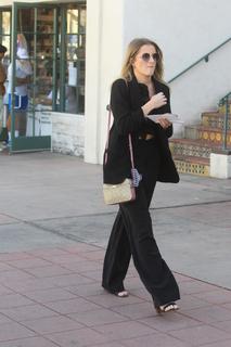 Grace Gummer feet photo 14