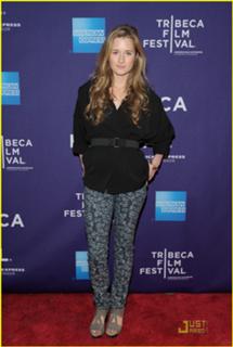 Grace Gummer feet photo 4