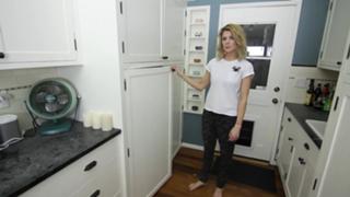 Grace Helbig feet photo thumbnail
