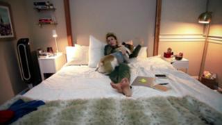 Grace Helbig feet photo thumbnail
