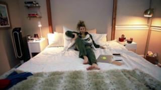 Grace Helbig feet photo thumbnail