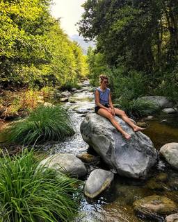 Grace Helbig feet photo thumbnail