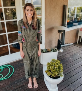 Grace Helbig feet photo thumbnail