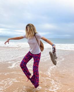 Grace Helbig feet photo thumbnail