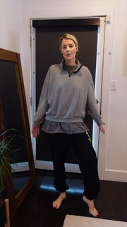 Grace Helbig feet photo thumbnail