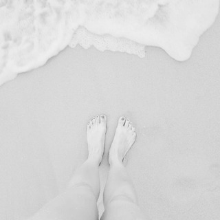 Grace Huang feet photo 1