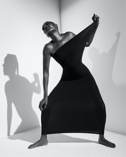 Grace Jones feet photo 8