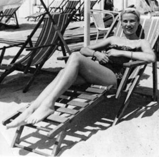 Grace Kelly feet photo thumbnail